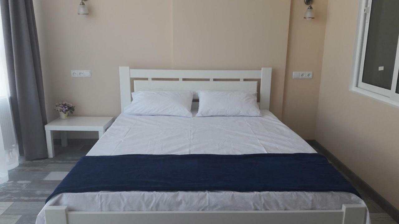 10 Fontana House Santorini Hostel โอเดสซา ภายนอก รูปภาพ