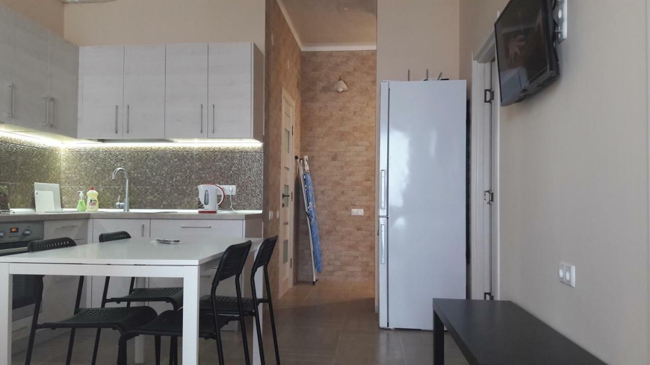 10 Fontana House Santorini Hostel โอเดสซา ภายนอก รูปภาพ